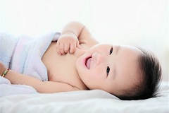 前庭覺感統(tǒng)訓(xùn)練方法之“左轉(zhuǎn)右轉(zhuǎn)”游戲