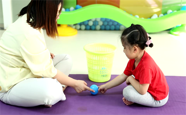孩子感統失調應該怎么改善？