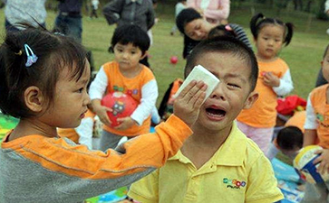 感覺統(tǒng)合失調(diào)的小孩
